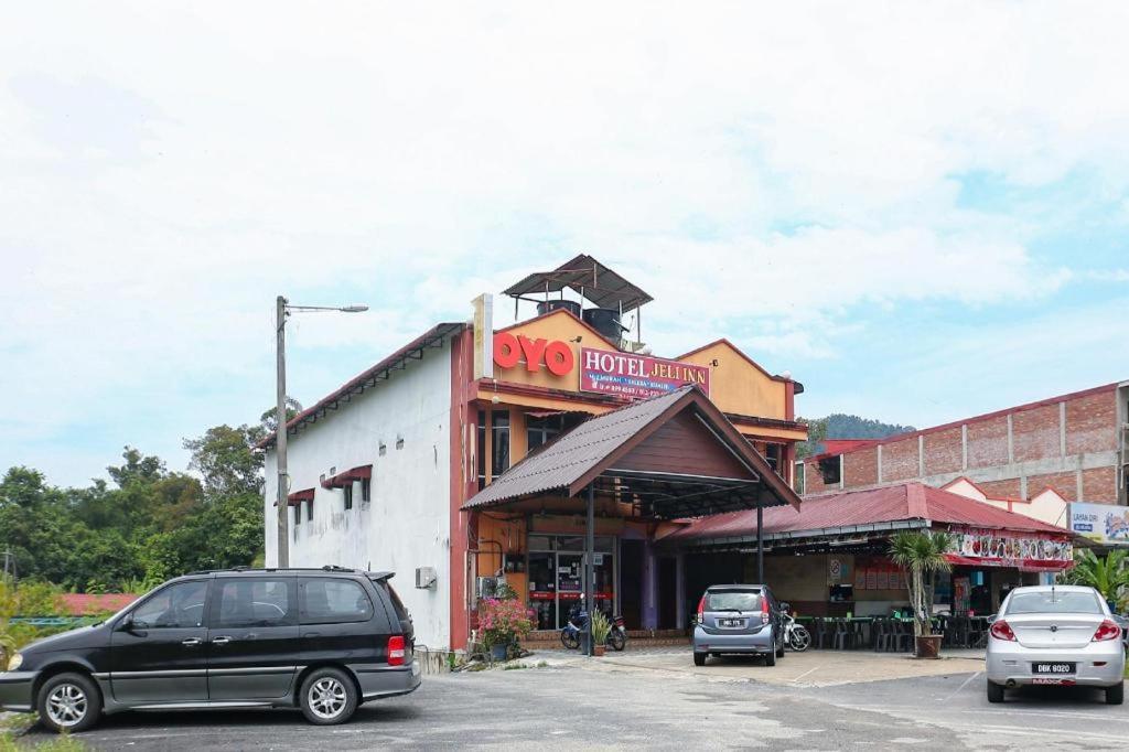 Oyo 89892 Hotel Jeli Inn Exterior foto